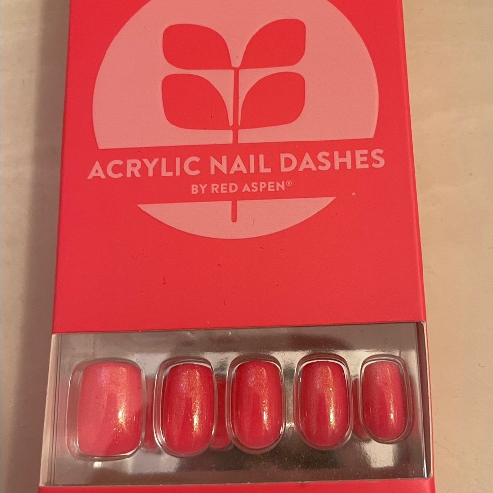 Red Aspen Acrylic Nail Dashes